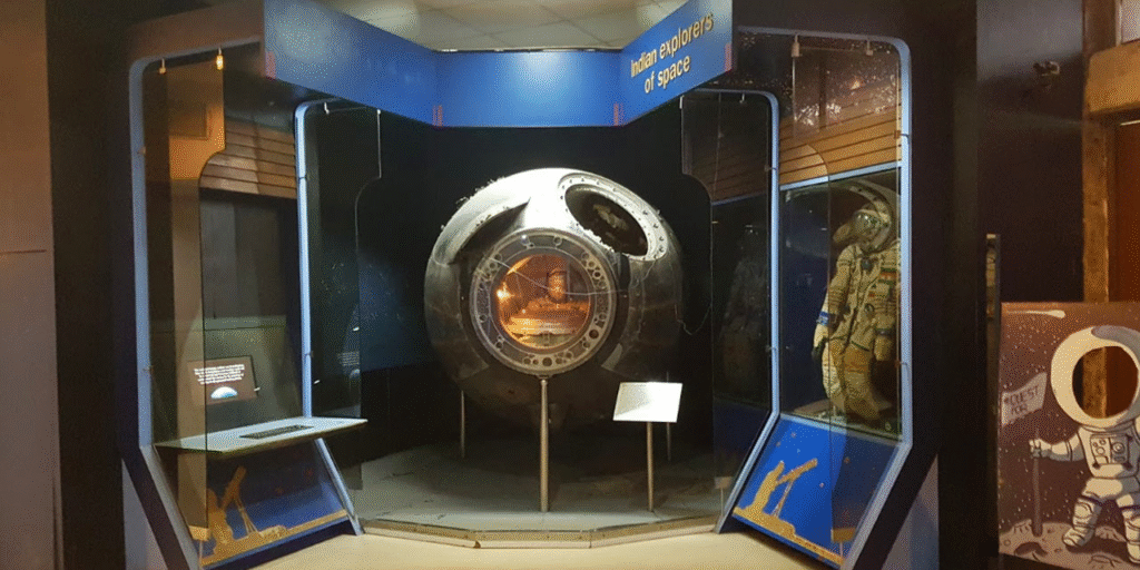 Nehru Planetarium Delhi: Timings, Ticket Price, Parking and Nearest Metro Station 1 image 309