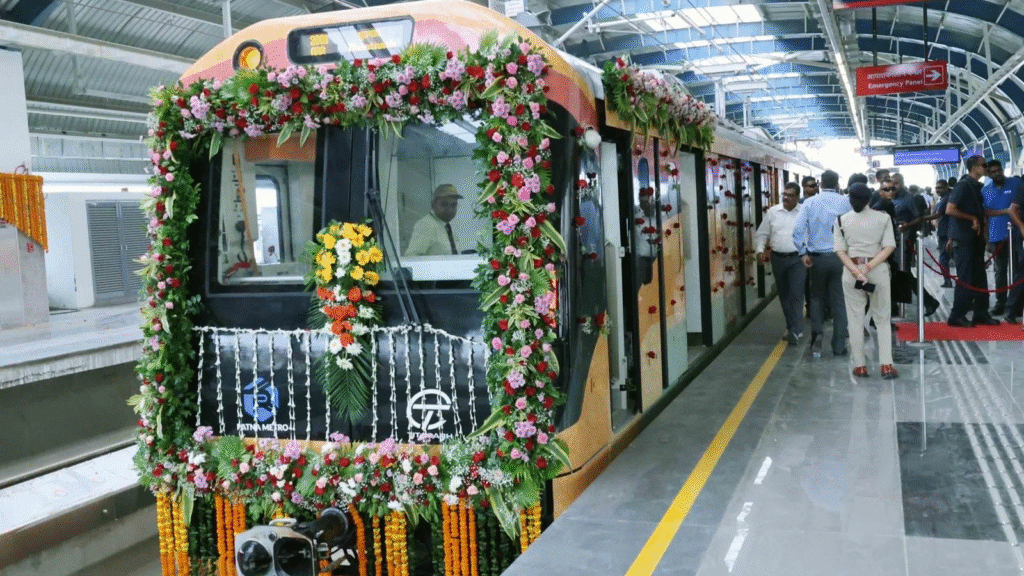 पटना मेट्रो (Patna Metro) की शुरुआत: बिहार की राजधानी को मिला मेट्रो शहरों में स्थान, नीतीश कुमार ने दिखाई हरी झंडी 3 image 86
