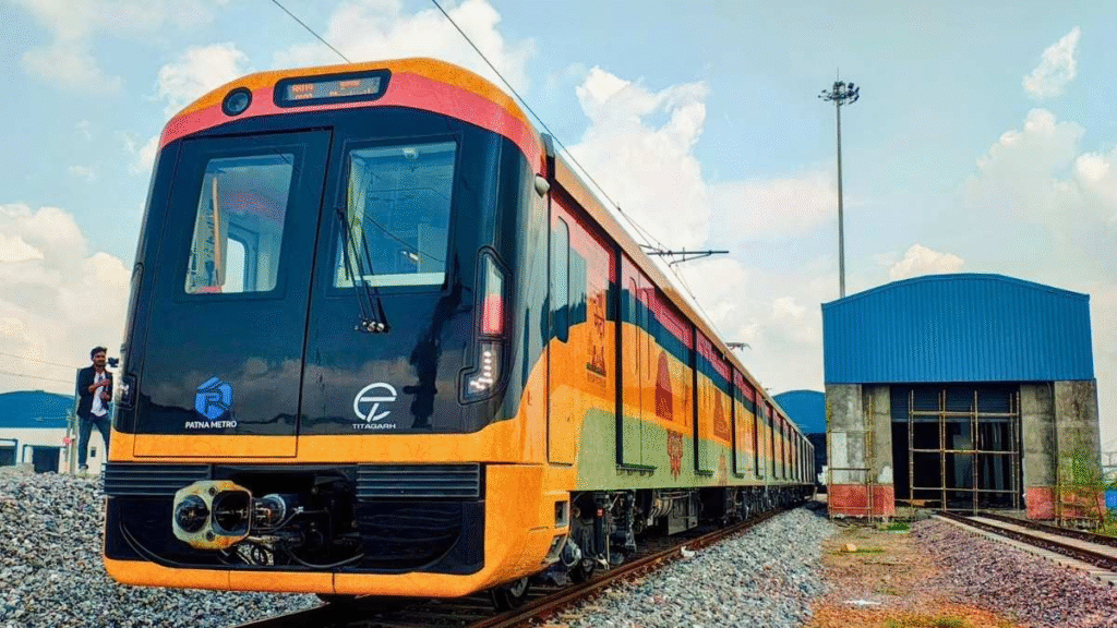 पटना मेट्रो (Patna Metro) की शुरुआत: बिहार की राजधानी को मिला मेट्रो शहरों में स्थान, नीतीश कुमार ने दिखाई हरी झंडी 5 image 88